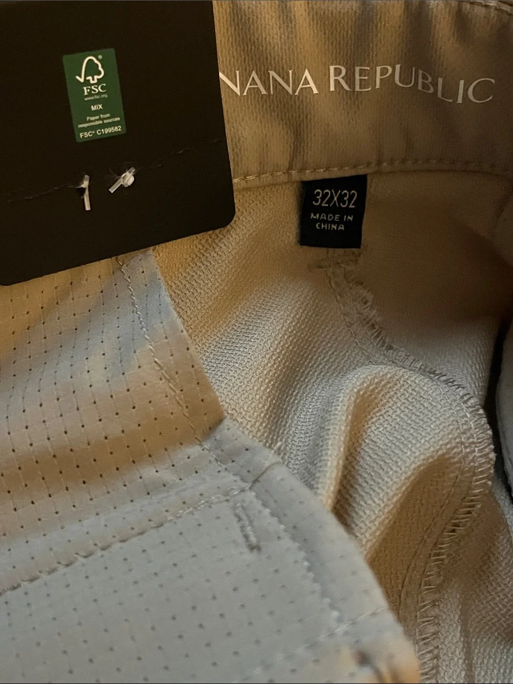 NWT Banana Republic Men’s Chinos Tan 32x32 back zipper pocket